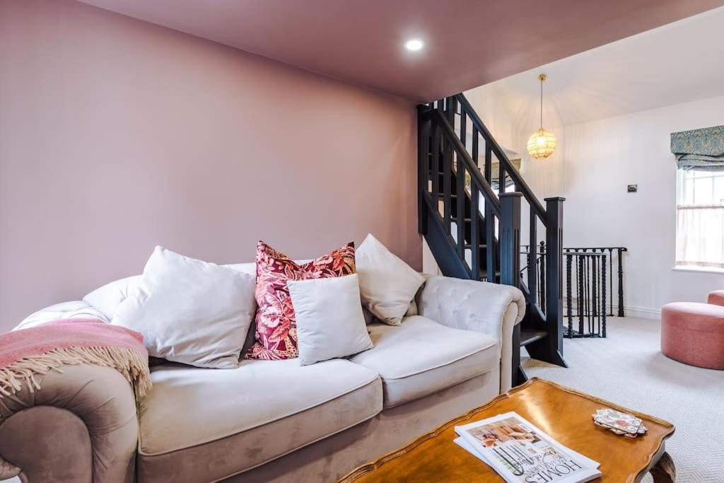 Rustic Chester Cottage Near Shops & Terrace Εξωτερικό φωτογραφία