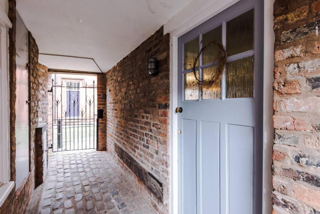 Rustic Chester Cottage Near Shops & Terrace Εξωτερικό φωτογραφία