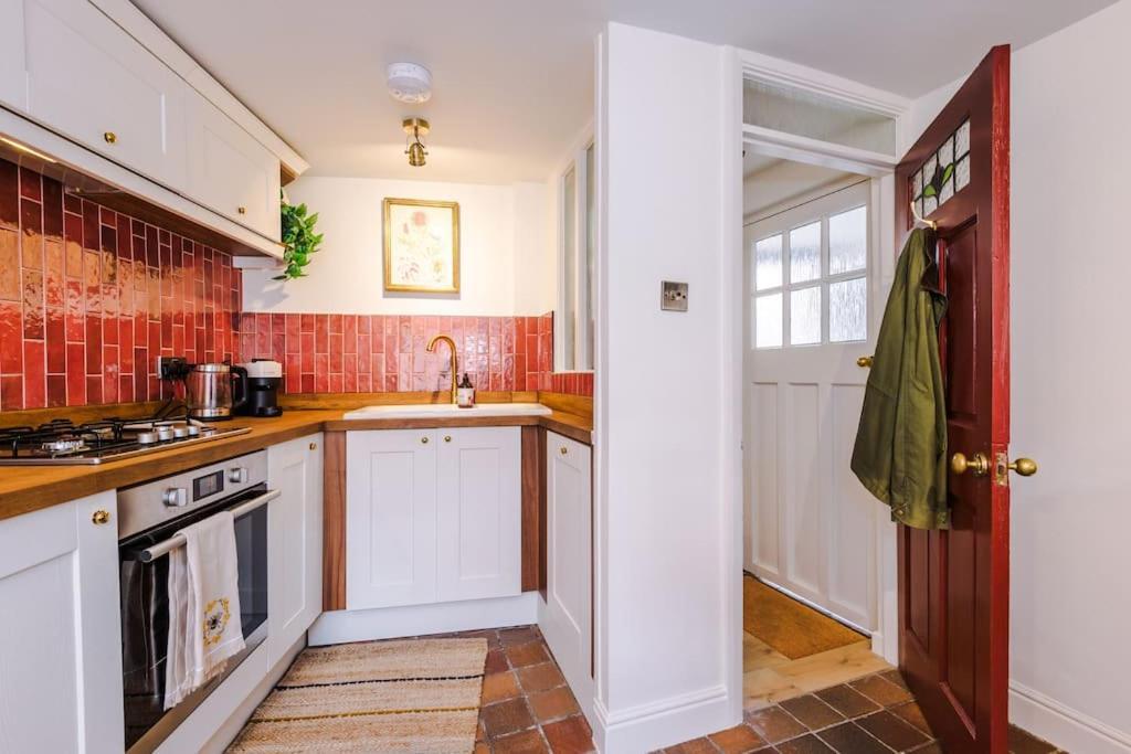 Rustic Chester Cottage Near Shops & Terrace Εξωτερικό φωτογραφία